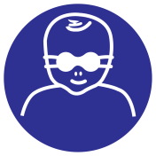 Blauw bord met pictogram voor het aanduiden dat een opaak bril voor kinderen verplicht is - ISO7010 - M025