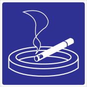 Blauwe sticker met pictogram sigaret en asbak voor aanduiden roken toegestaan